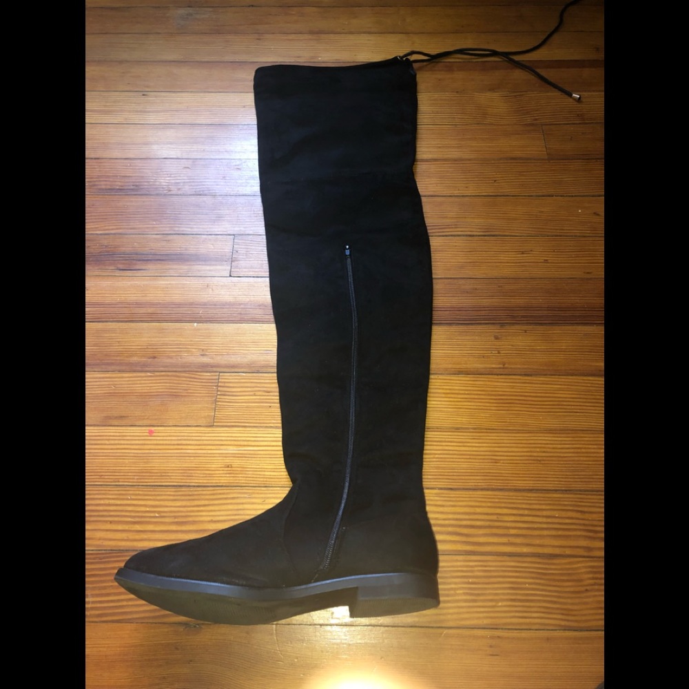Black Flat Thigh High Velvet Boots from BooHoo